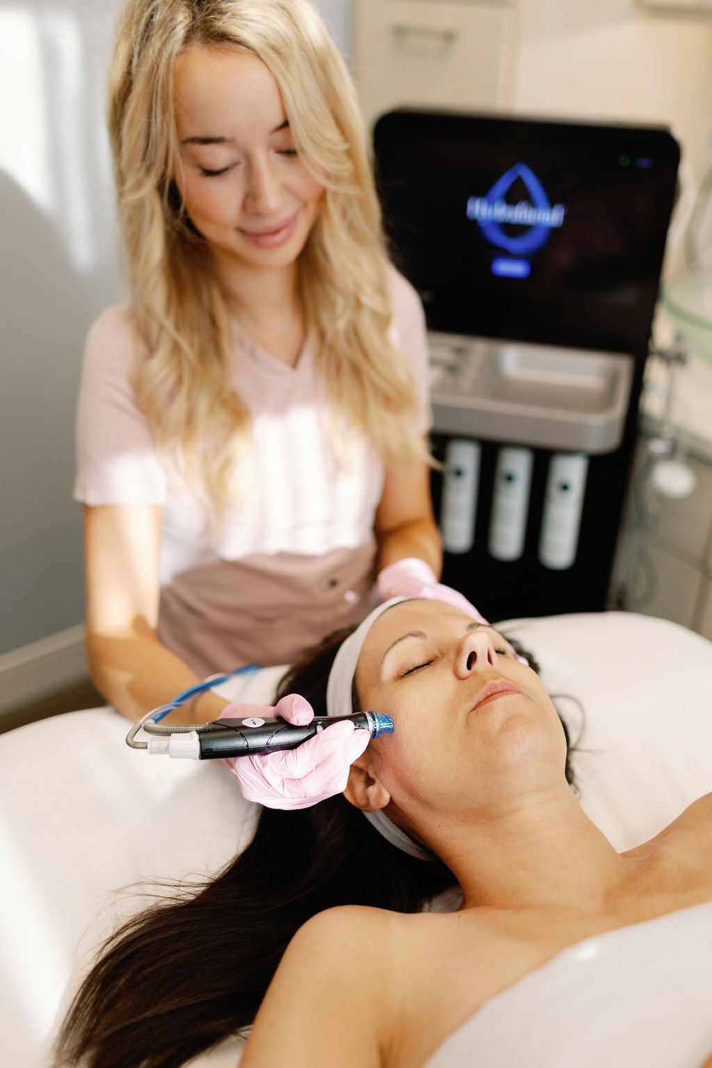 Late Summer Specials - Signature HydraFacial (3 treatments) + Alastin Daily Beauty Regimen